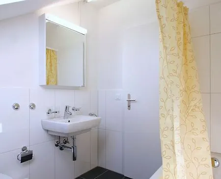 Swiss Star Tower - Self Check-in * زيورخ