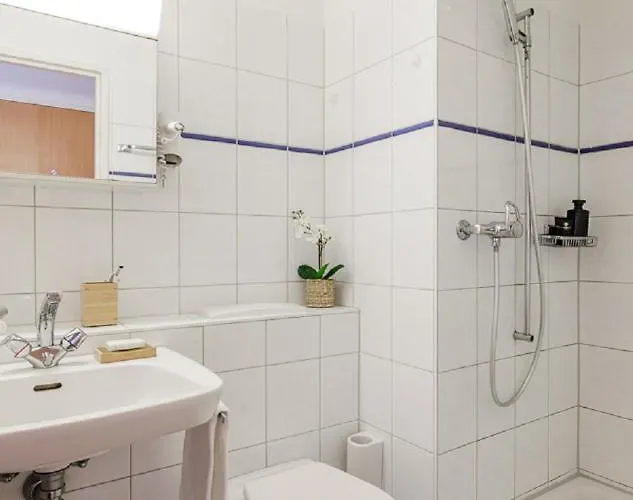 Swiss Star Tower - Self Check-in *