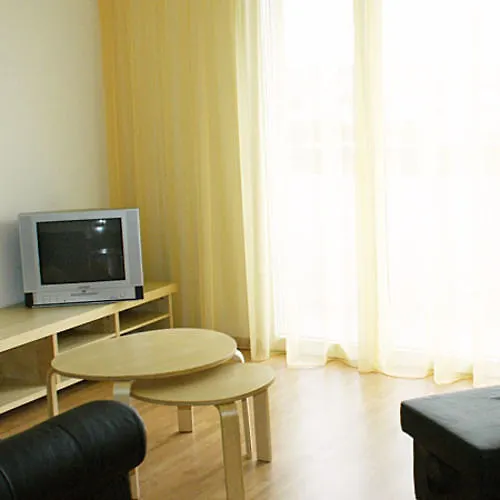 Swiss Star Tower - Self Check-in Apartment Zurich